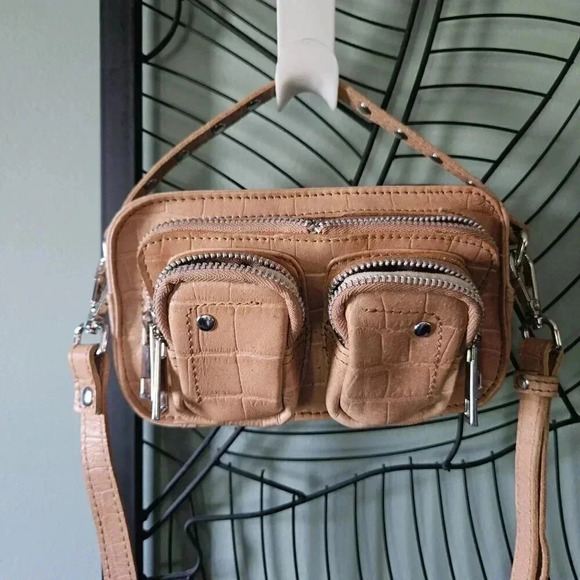 Núnoo | Helena Croc-Embossed  Beige Leather Handbag - Picture 2 of 13